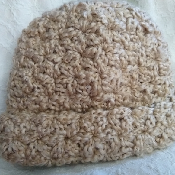 Jasmine stich handmade cozy hat and cowl - Picture 8 of 16